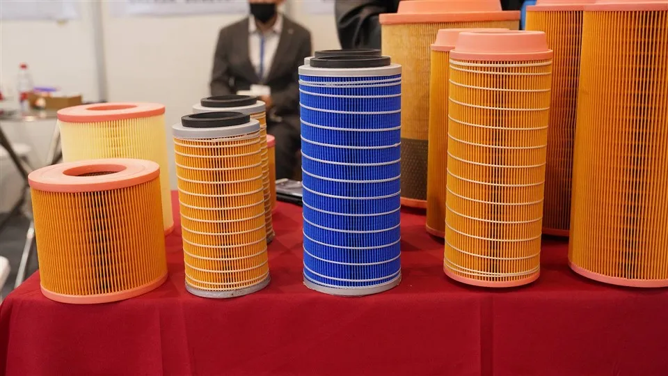 Bộ phận động cơ mới đến Bộ lọc dầu bạc chất lượng cao