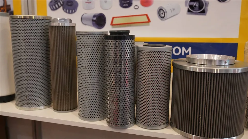 Lõi lọc dầu trong thiết bị lọc của nhà máy thép công nghiệp